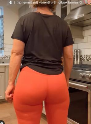 Sandi Krakowski Shapely Ass