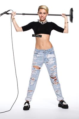 Miley Cyrus sexy em jeans