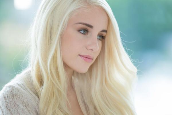 Naomi Woods ist die Khaleesi [restauriert]