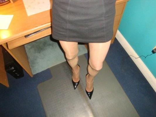 J'ADORE PORTER DES COLLANTS ET DES TALONS AU BUREAU