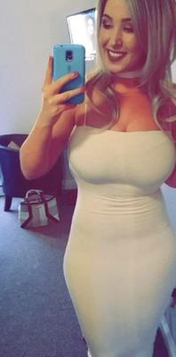 Curvy thicc fat tits Lynsey is the definition of a slam pig