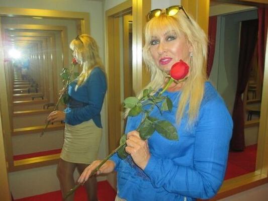 Alina Suvorova - vraie salope mature blonde de Moscou