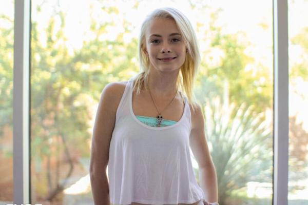 Maddy Rose – Enge blonde Muschi