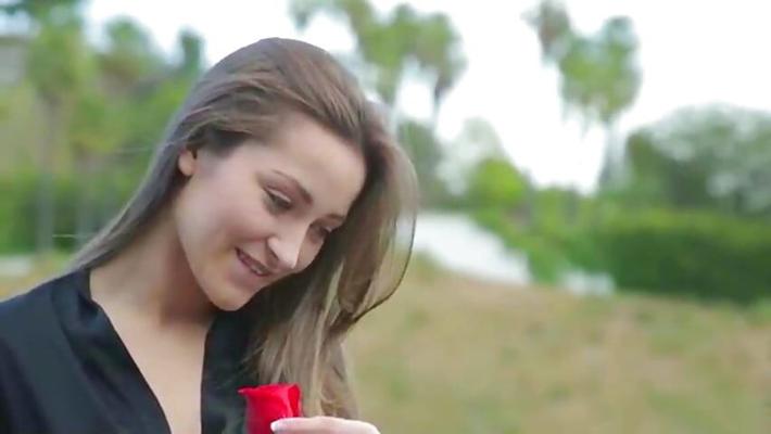 Dani daniels beso caliente chica sensual mirada caliente bonitos ojos semen