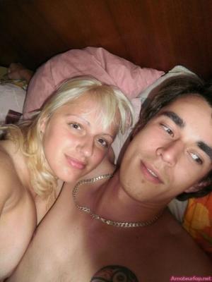 Rubia cubby con tetas enormes