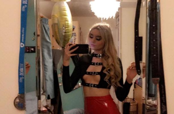 Blonde teen looking for men