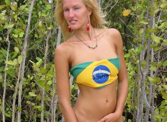 Esposa amadora loira nas férias de verão