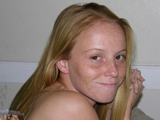 Teen amateur Alyssa Hart wears nothing more than the freckles