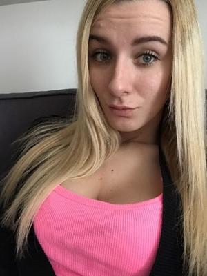 Petite amie blonde tchèque selfie NN Nudes