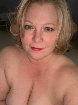 Mollige blonde MILF