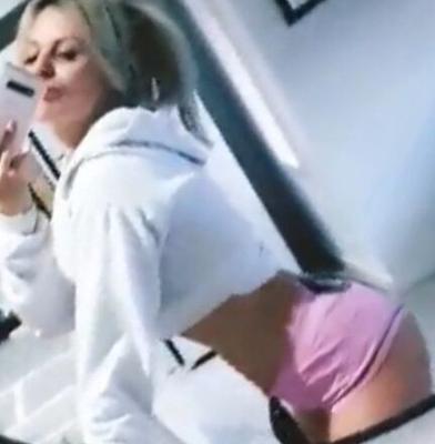 NY bimbo bunda precisa de porra