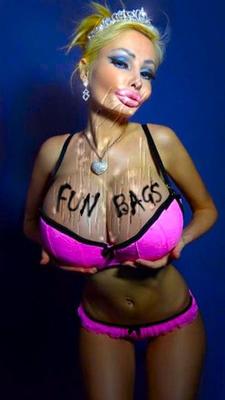 Bimbo Bukkake Special - Gros seins avec gros soins du visage et éjaculations