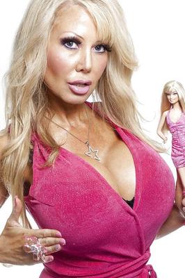 Blondie Bennett! From Barbie To Bodybuilder!