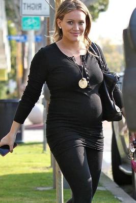 Hure mit großen Titten, dicke MILF-Mutter Hilary Duff