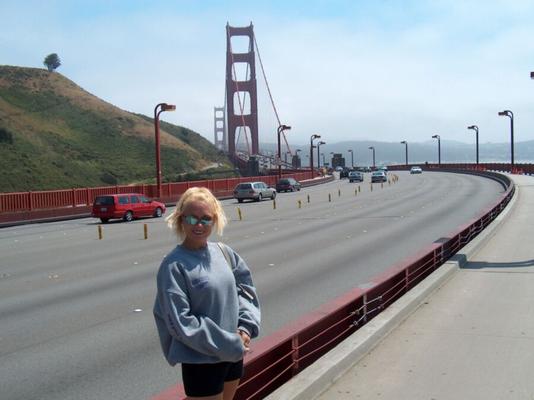 Femme blonde sexy en vacances à Sanfran