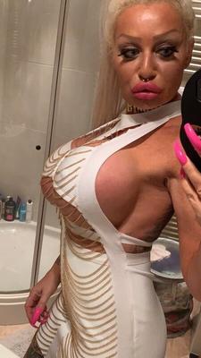 Coco la déesse des poupées Bimbo !