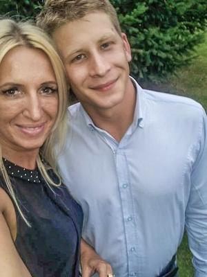 Dreckige, fickbare MILF mit ihren jungen Liebhabern