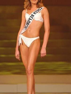 Diana Kobzanova nue Miss Univers République tchèque et mannequin