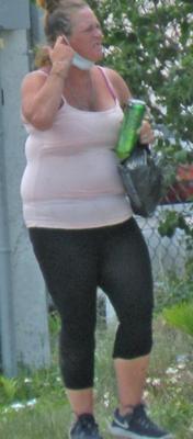 Orlando OLDER CHUBBY BLOND street girl THICK belly BBW