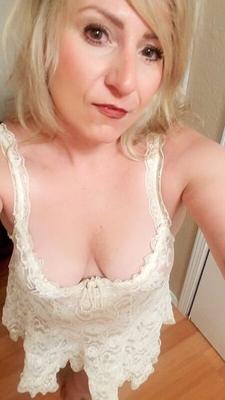 Selfies sexys de mamá rubia