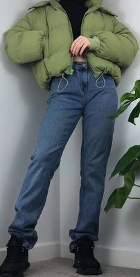 Jenny posing in her new jeans for comments