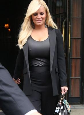 Jessica Simpson circulando em Nova York