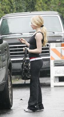 Avril Lavigne - Tight Little Body