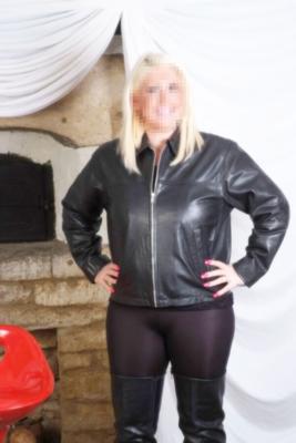 Iris, dominantes Jungtramplette (Leggins, Stiefel, BBW)