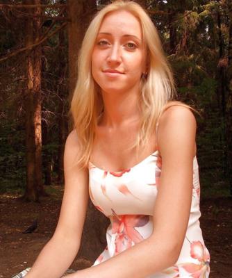 Ex-girlfriend Cassandra - Floral dress in the woods