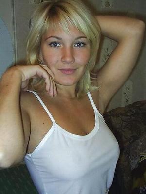 Adorable jeune femme russe