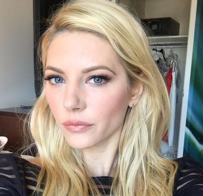 KATHERYN WINNOCK ASA LAGEHA- LOS VIKINGOS