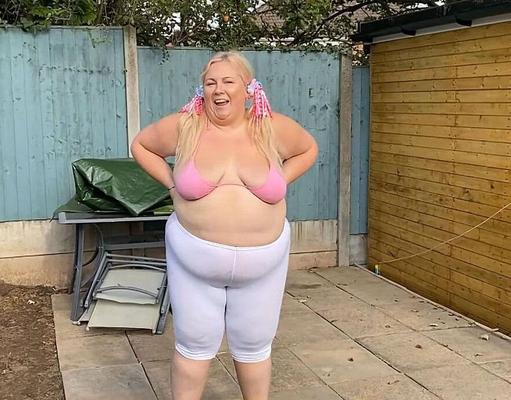 Adele gorda gorda como la mierda al aire libre