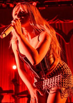 Sabrina Carpenter - Emails I Can&#;t Send Tour in San Francisco Oc