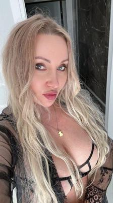 Anna Big Ass Sexy Blonde Russische MILF Gemischte heiße Fotos