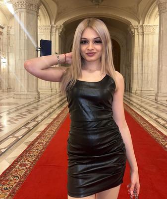 Румынская юная шлюшка Andreea Елена