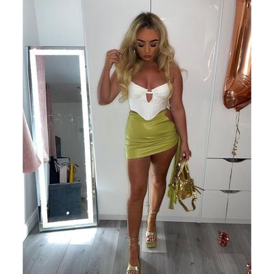 Alesha blonde chav ado