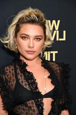 Florence Pugh, zierliches Babe