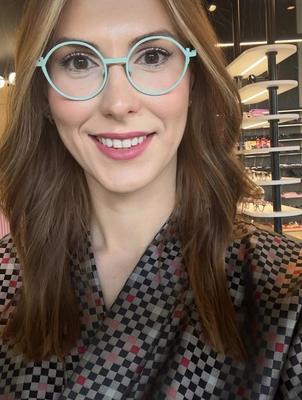 Belle MILF à lunettes