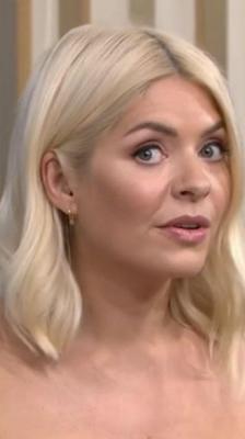 Лицо блондинки-бомбы Holly Willoughby заставляет тебя кончить