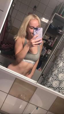 Young Swedish Selfie Girls Private Nudes (Pics)