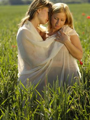 Lesbian ADELKA and MARIE C Long grass n